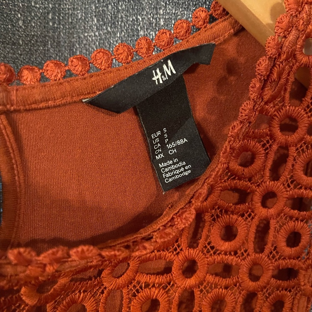 H&M Cream Lace and Orange Sleeveless Tops - Picture 6 of 6